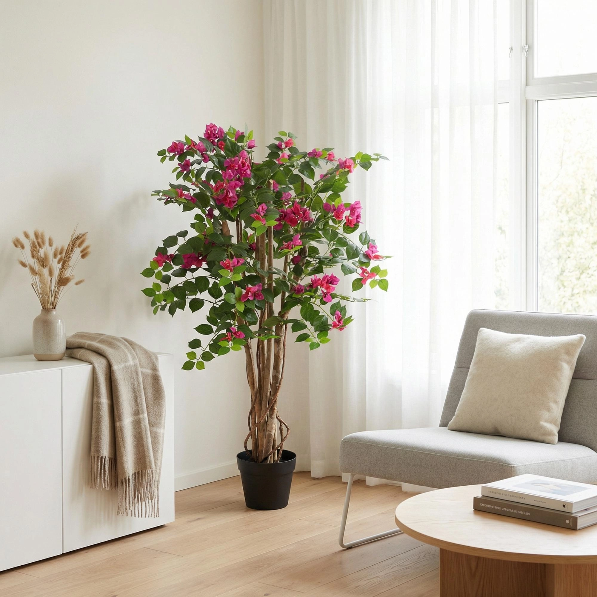 Künstliche Bougainvillea in voller Blüte