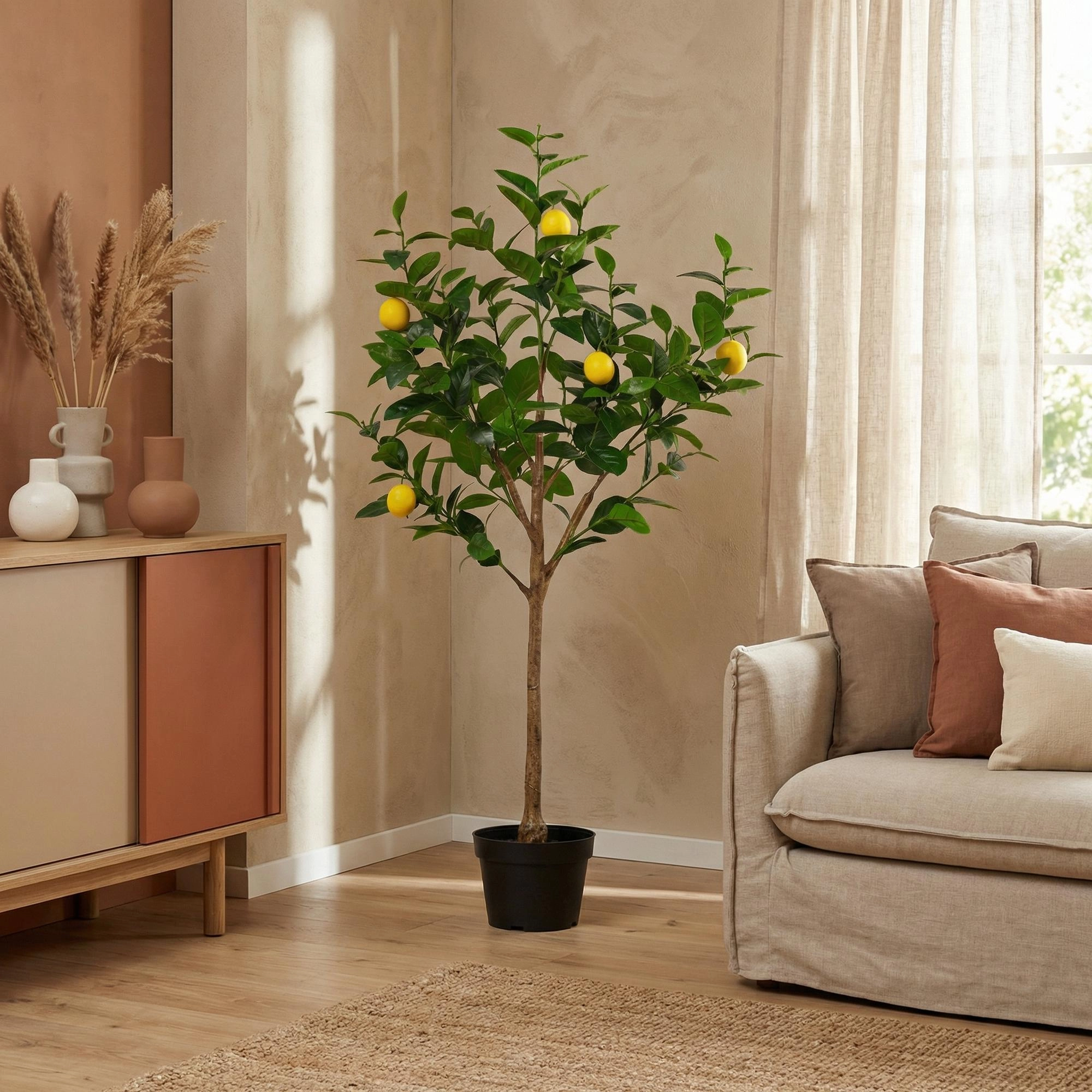 Detailaufnahme vom künstlichen Zitronenbaum