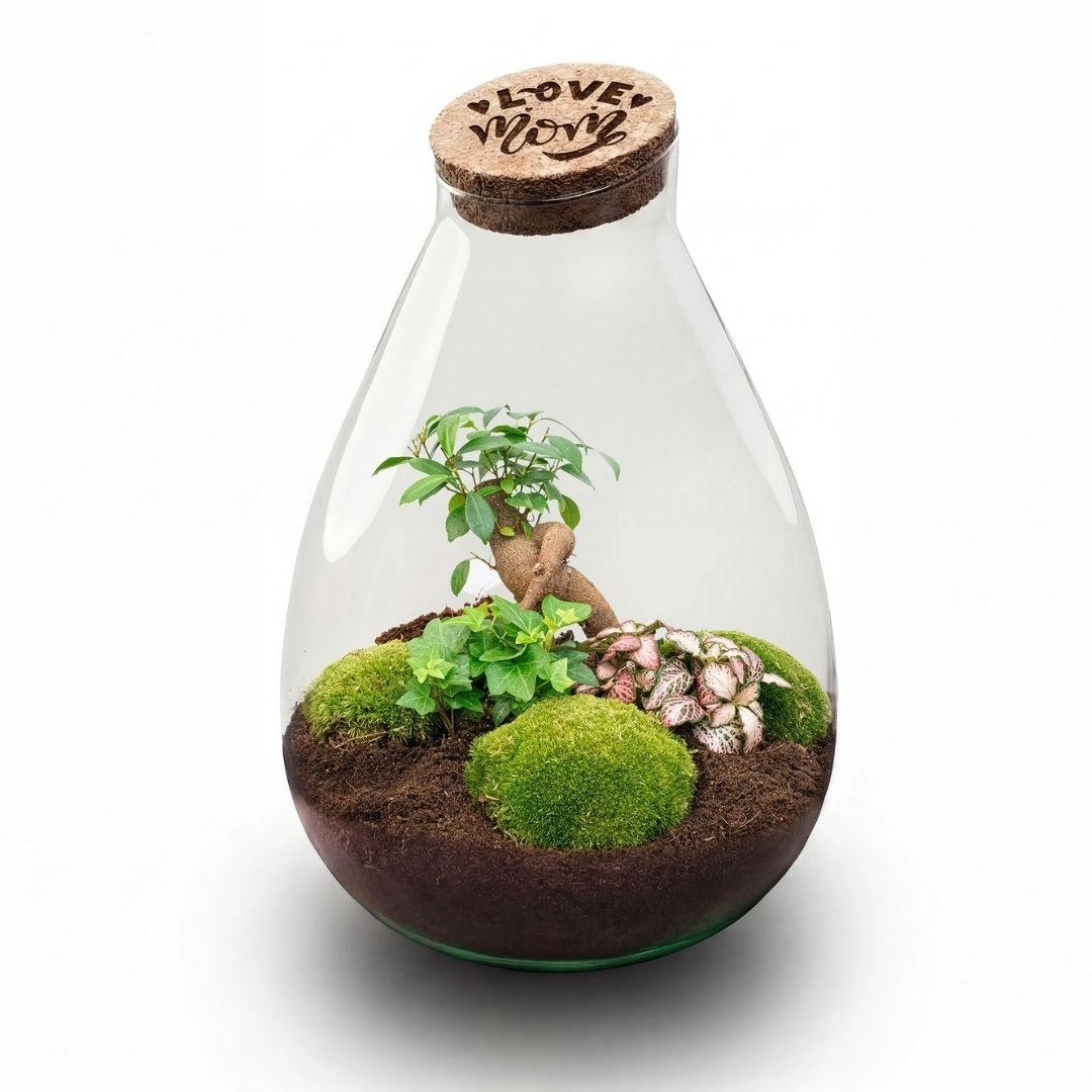 Muttertags-Terrarium im Glas mit graviertem LOVE MOM-Korken